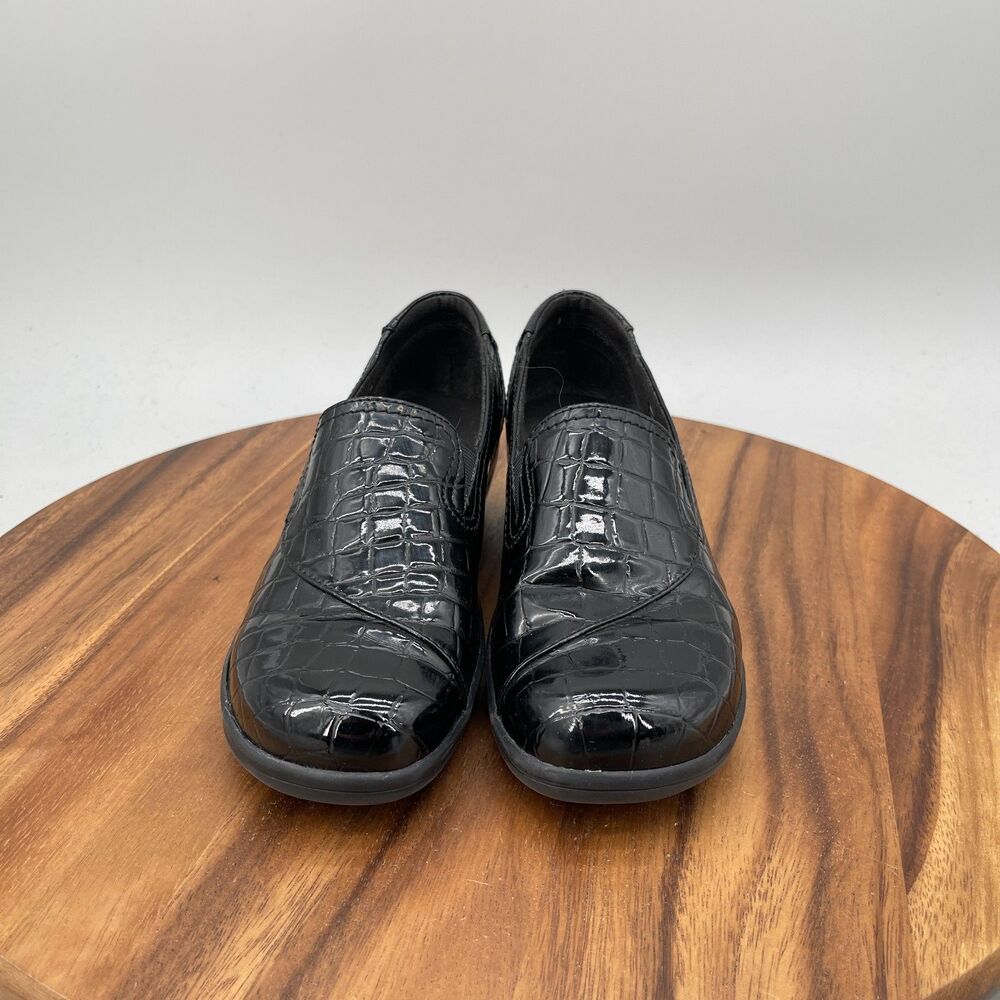 Clarks Bendables Loafers Womens Size 7.5 M Black Animal Print Slip On Shoes - Picture 2 of 9